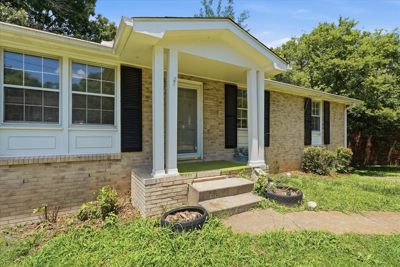 413 Clearwater Dr, Nashville, TN 37217