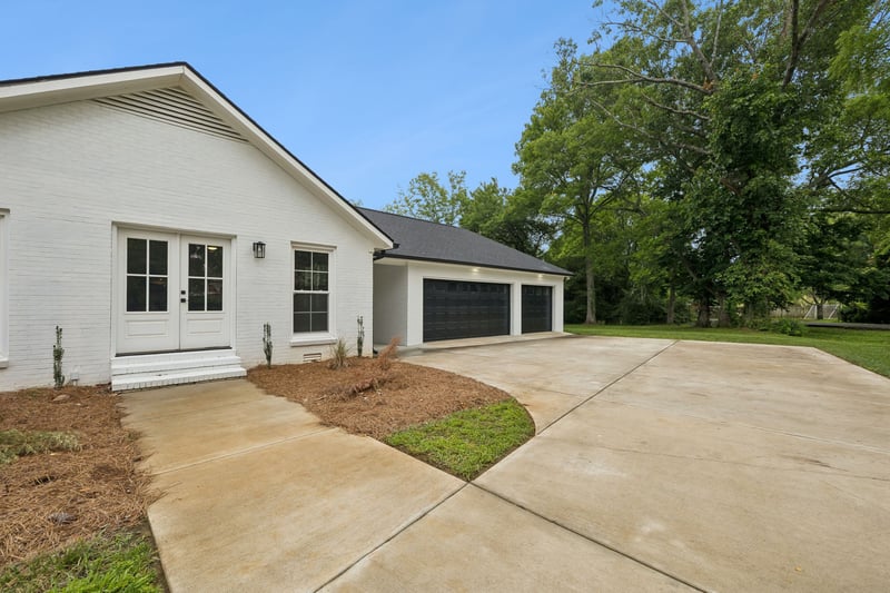2965 N Thompson Ln, Murfreesboro, TN 37129