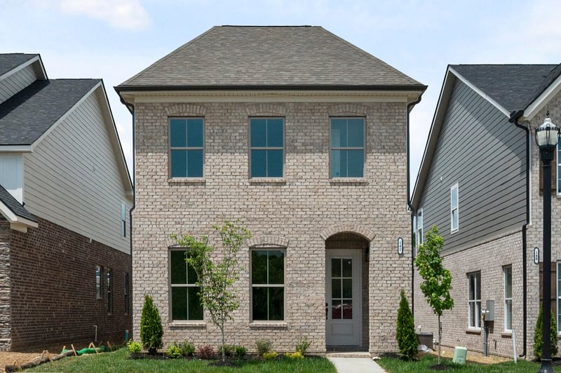 166 Oasis Dr, La Vergne, TN 37086