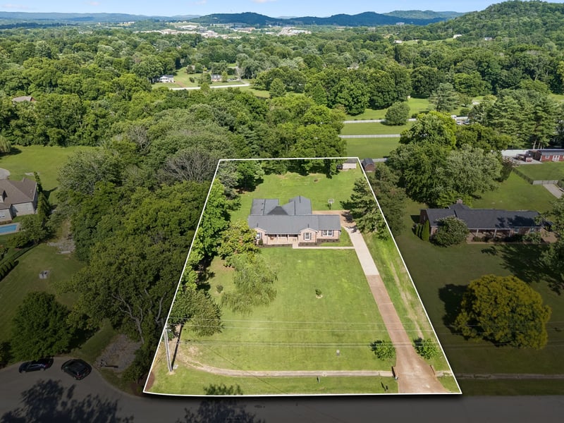 106 Azalea Ln, Franklin, TN 37064