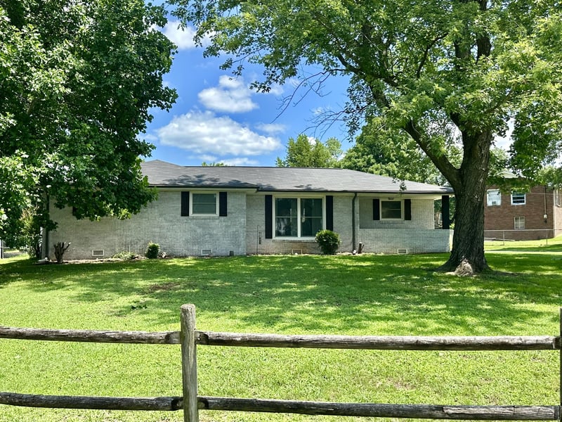 8401 Terry Ln, Hermitage, TN 37076