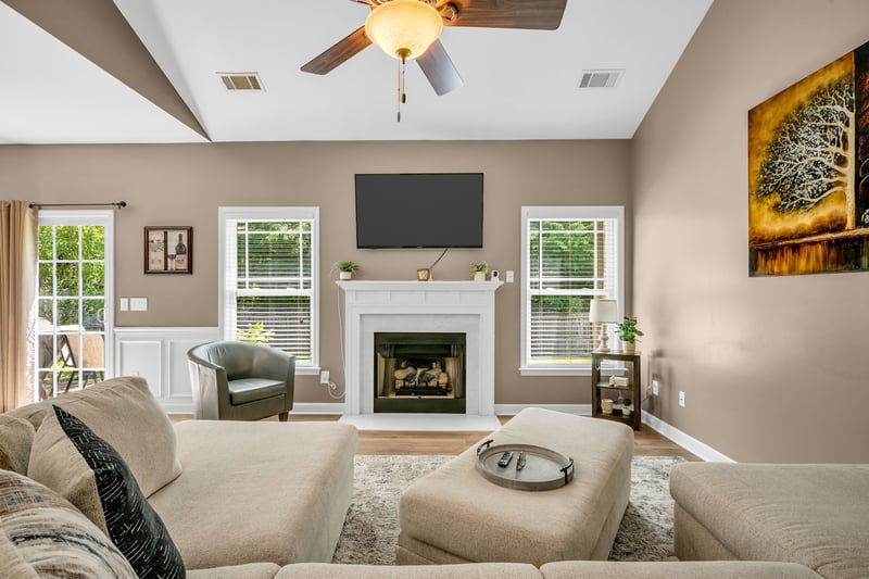 214 Wyburn Pl, Burns, TN 37029