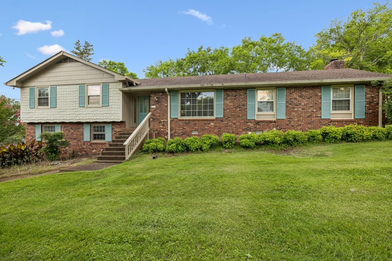 902 W Cynthia Trl, Goodlettsville, TN 37072