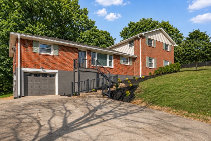 1320 Bellshire Dr, Nashville, TN 37207