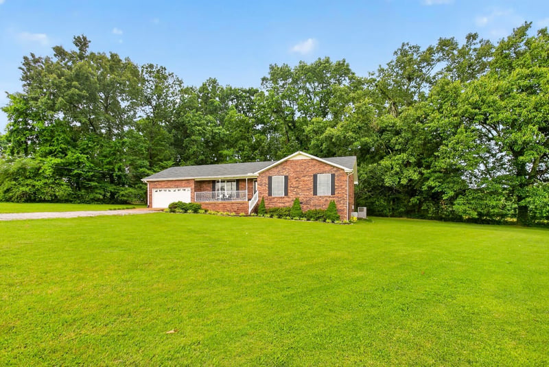110 Needham Ln, Burns, TN 37029