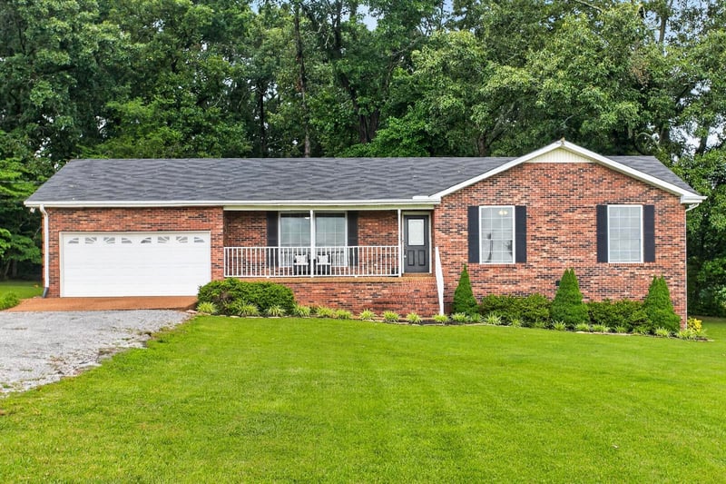 110 Needham Ln, Burns, TN 37029