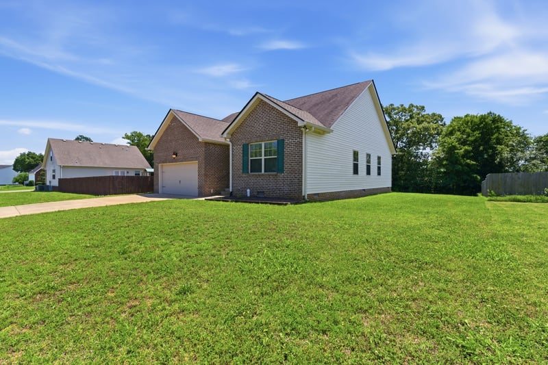 528 Twyla Dr, Lebanon, TN 37087