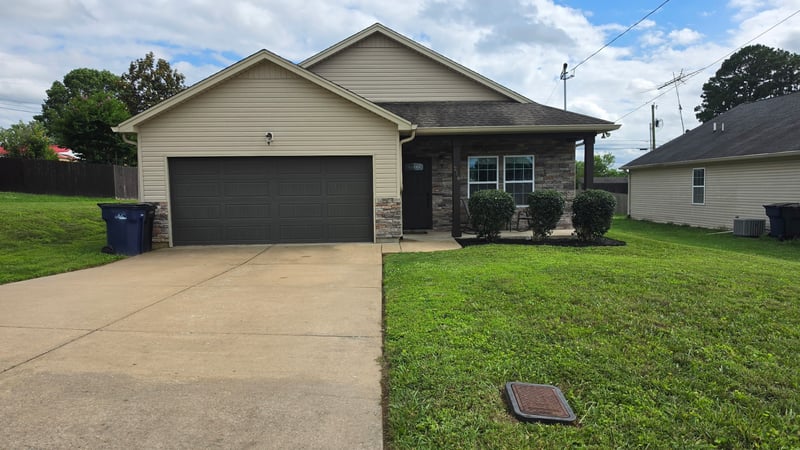 216 Woodsong Ln, Columbia, TN 38401
