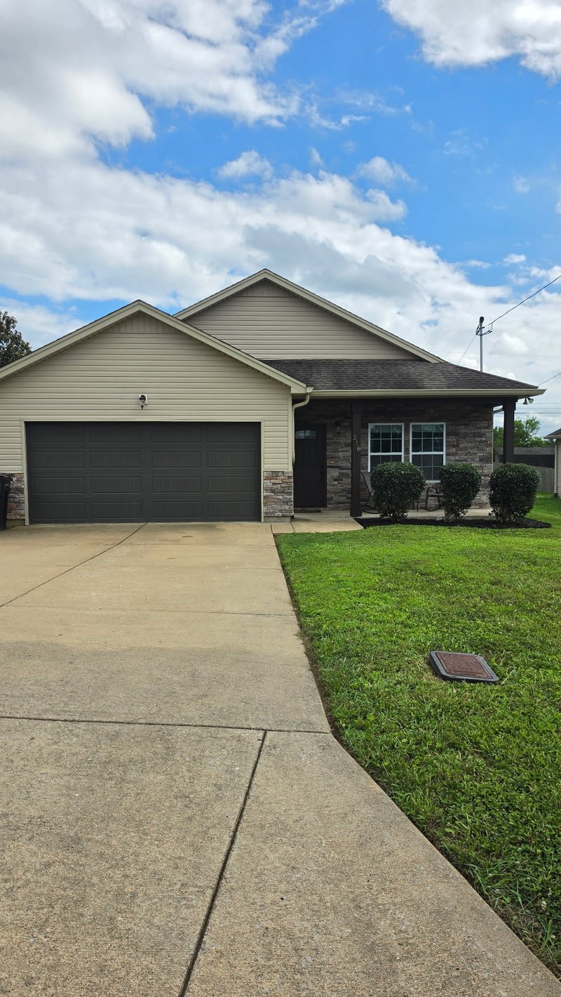 216 Woodsong Ln, Columbia, TN 38401