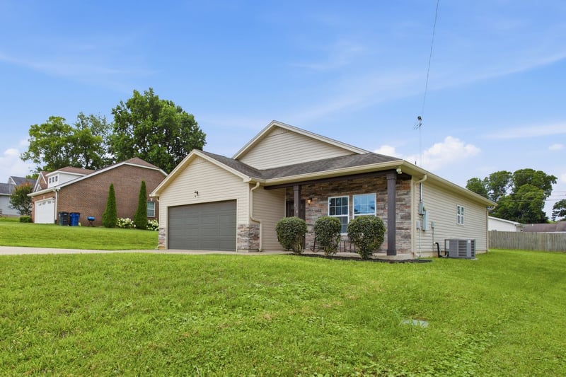 216 Woodsong Ln, Columbia, TN 38401