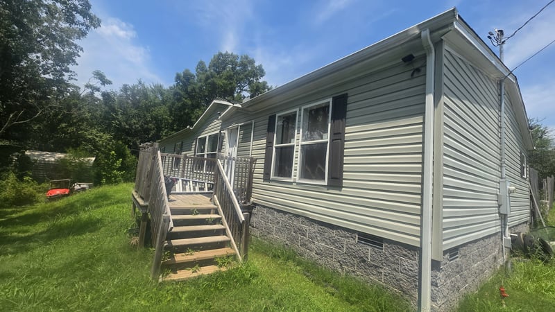 359 Stage Rd, Charlotte, TN 37036