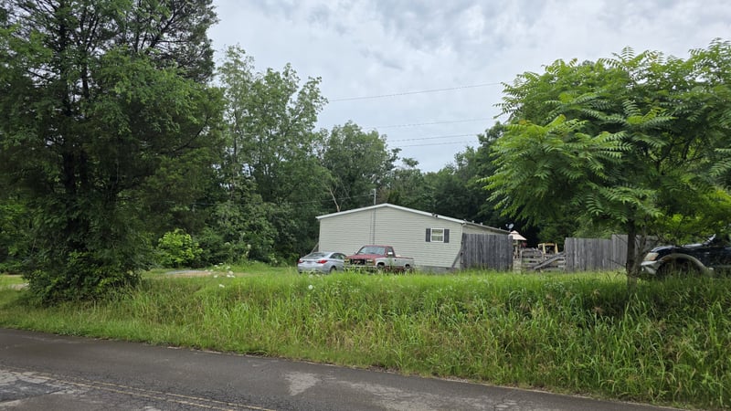 359 Stage Rd, Charlotte, TN 37036