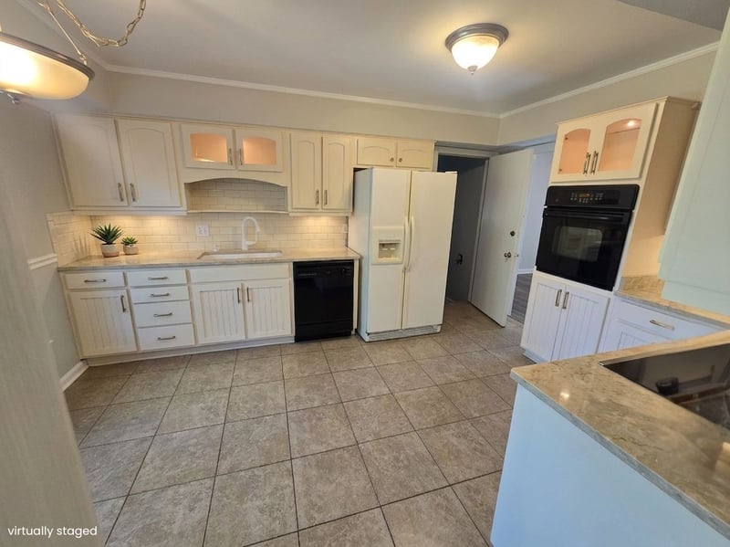 3824 Lake Aire Ct, Nashville, TN 37217