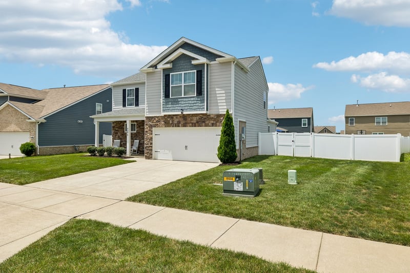 4096 Crossing Way, White House, TN 37188
