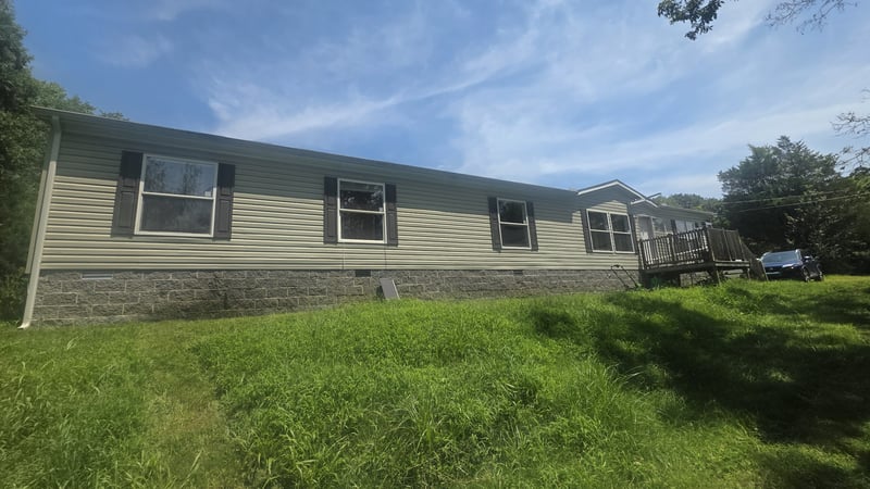 359 Stage Rd, Charlotte, TN 37036