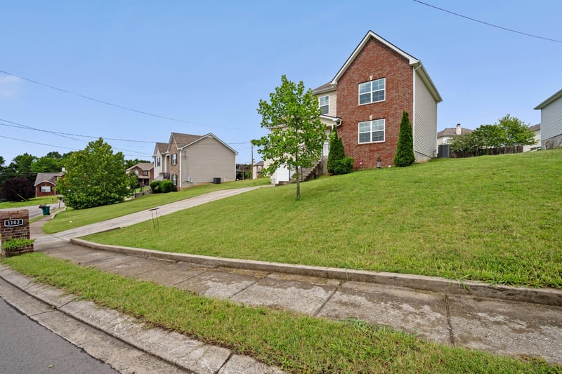 1103 Harmony Ln, La Vergne, TN 37086