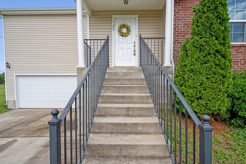 1103 Harmony Ln, La Vergne, TN 37086