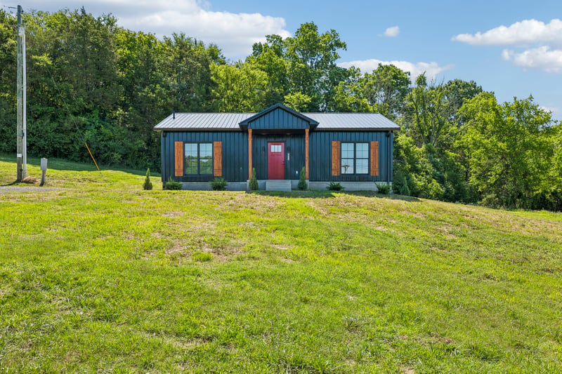 8465 Hartsville Pike, Lebanon, TN 37087