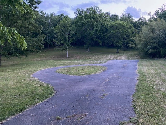 250 Hurt Rd, Hendersonville, TN 37075