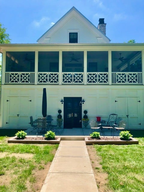 1711 Sycamore Beach Ct, Chapmansboro, TN 37035