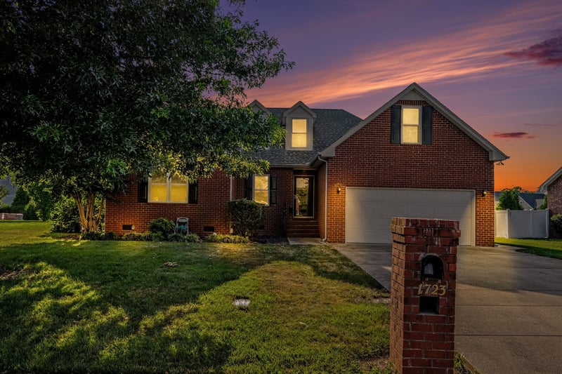 1723 Tradewinds Trl, Murfreesboro, TN 37128