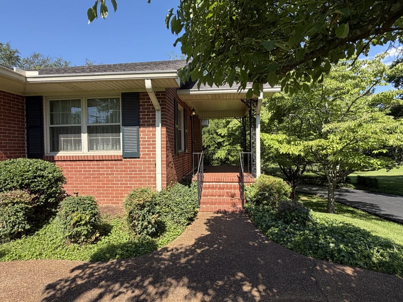 500 N Russell St, Portland, TN 37148
