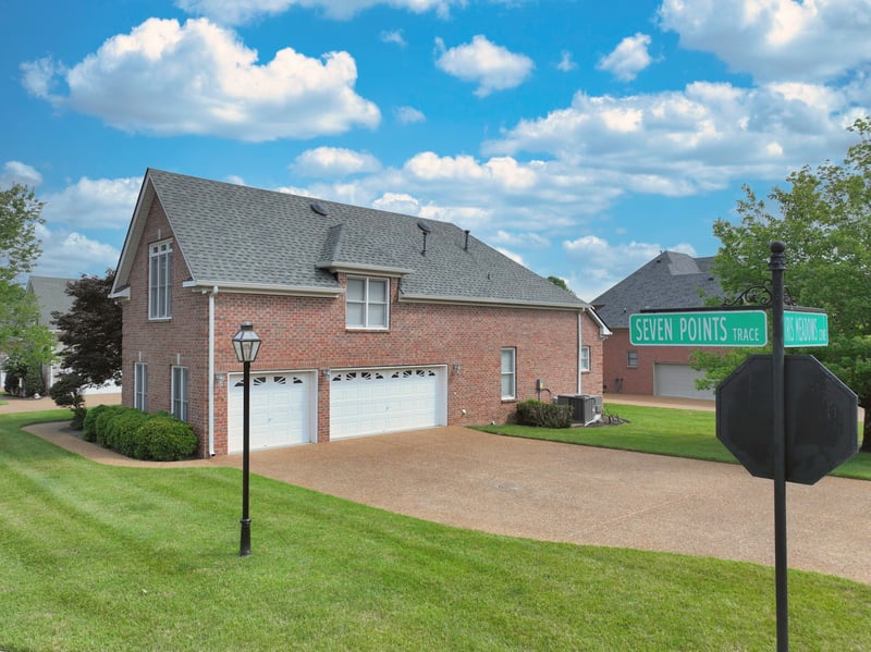 5887 Seven Points Trce, Hermitage, TN 37076