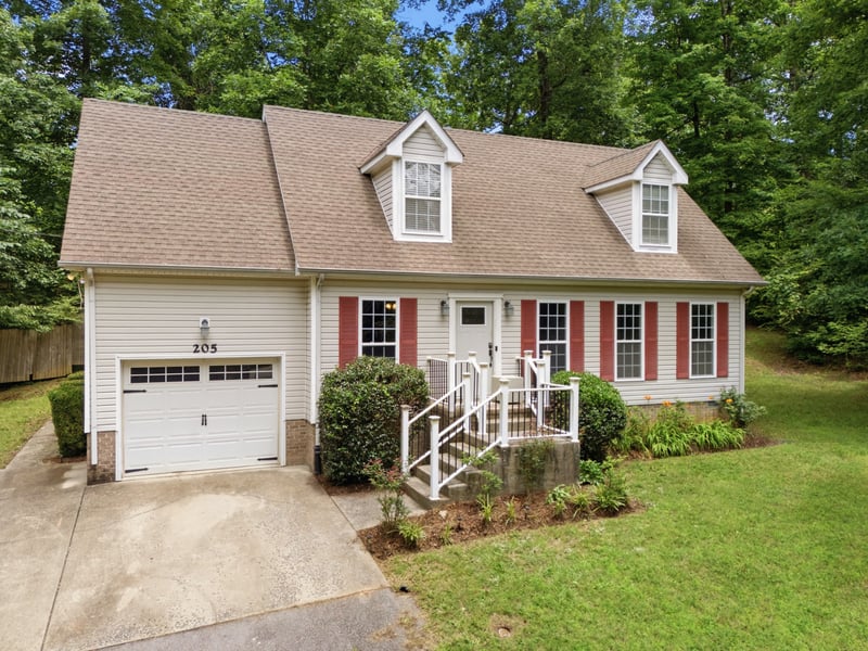 205 Polar Ct, White Bluff, TN 37187