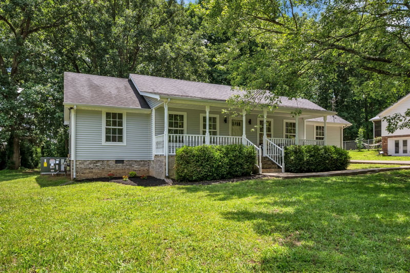 108 Friar Tuck Dr, Dickson, TN 37055
