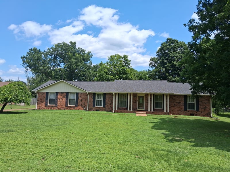 858 Moreland Dr, Gallatin, TN 37066