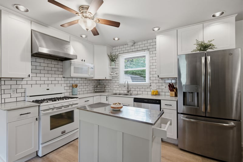 5004 W Durrett Dr, Nashville, TN 37211