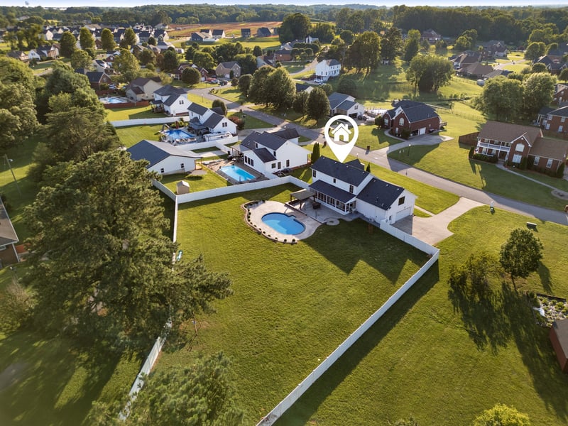 1033 Kacie Dr, Pleasant View, TN 37146
