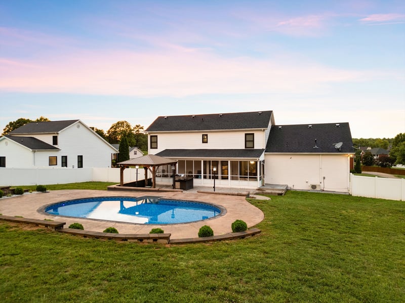 1033 Kacie Dr, Pleasant View, TN 37146
