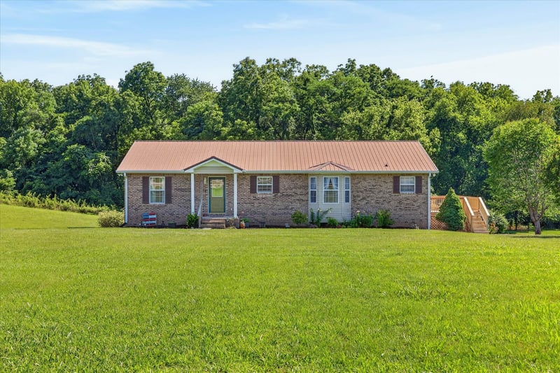 6702 Highway 41 , Cedar Hill, TN 37032