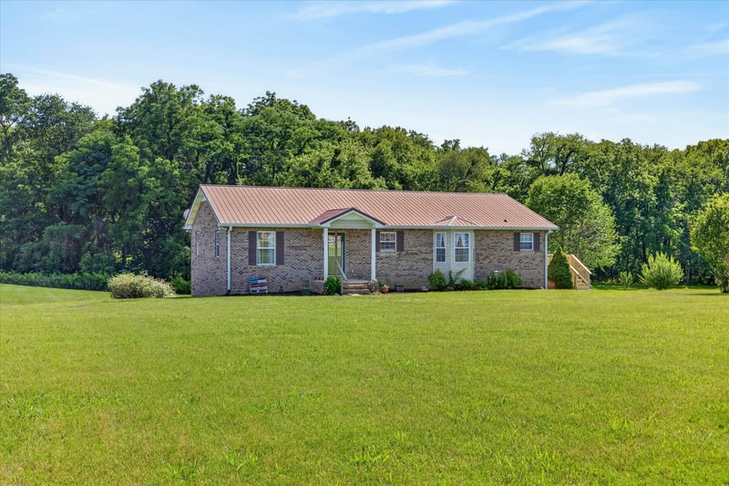 6702 Highway 41 , Cedar Hill, TN 37032