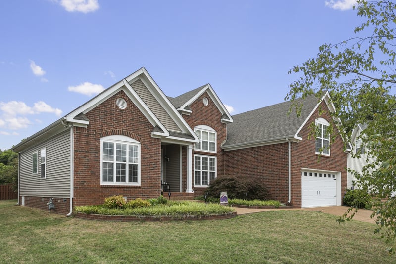1024 Persimmon Dr, Spring Hill, TN 37174