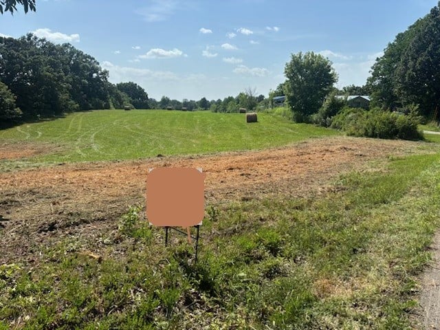 125 Floyd Graves Rd, Westmoreland, TN 37186