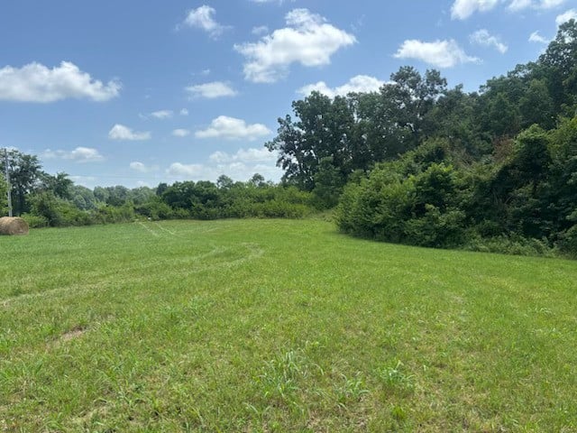 125 Floyd Graves Rd, Westmoreland, TN 37186