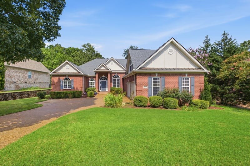 1066 Walnut Bend Ln, Brentwood, TN 37027
