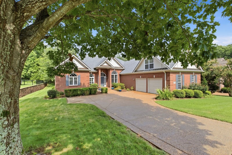 1066 Walnut Bend Ln, Brentwood, TN 37027