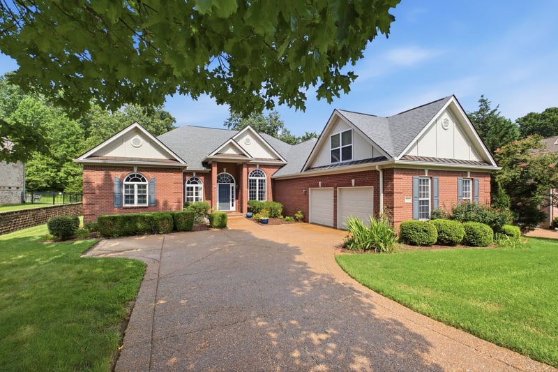 1066 Walnut Bend Ln, Brentwood, TN 37027