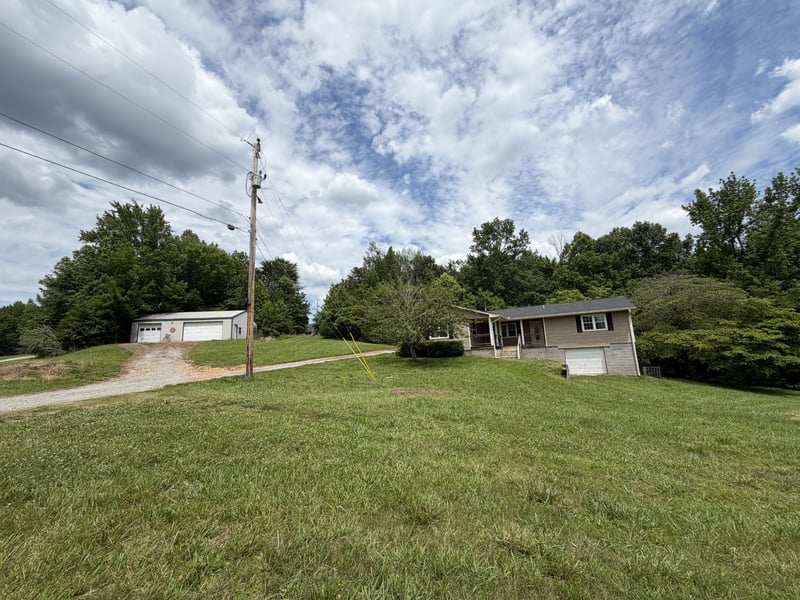 1142 John Shores Rd, Chapmansboro, TN 37035
