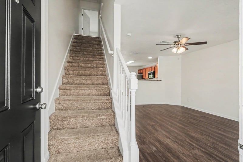 8058 Logan Dr, La Vergne, TN 37086