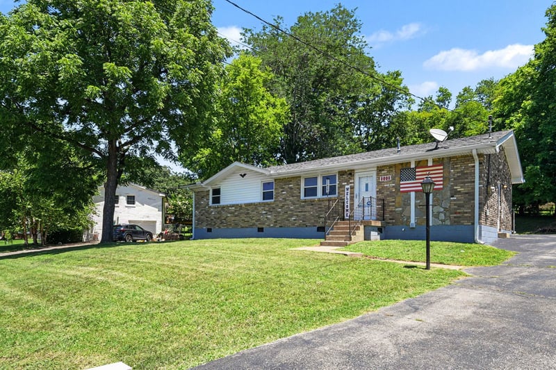 8008 Bonnafair Dr, Hermitage, TN 37076