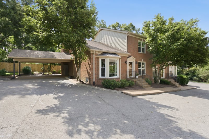 8 Sharonwood Dr, Nashville, TN 37215