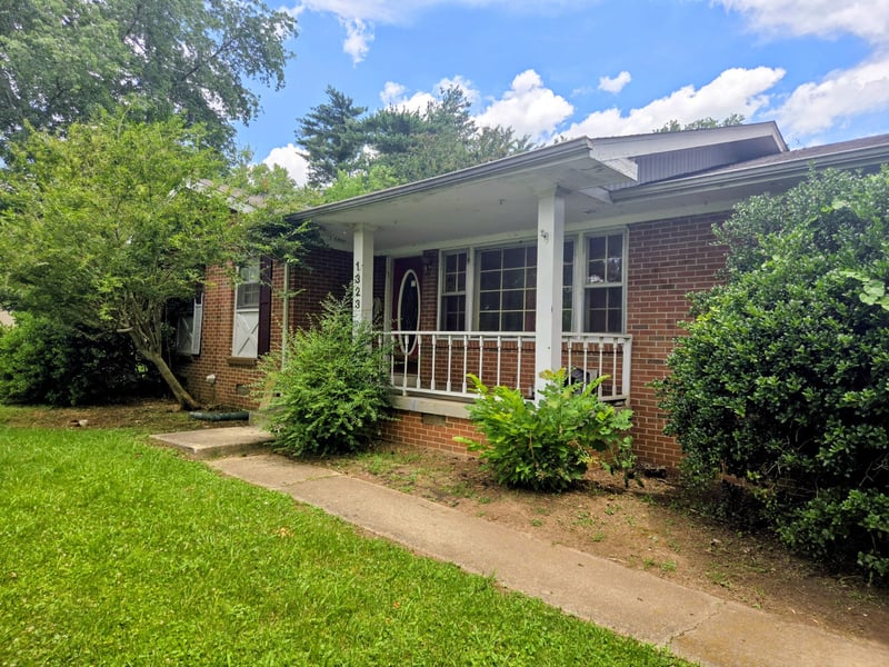 1323 Lakeshore Dr, Murfreesboro, TN 37130