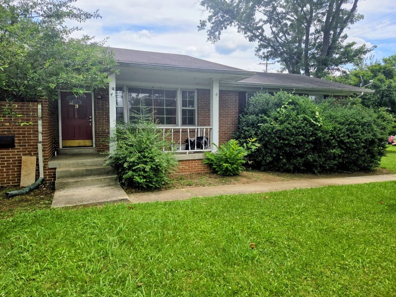1323 Lakeshore Dr, Murfreesboro, TN 37130