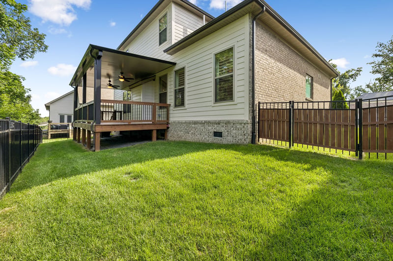 8021 Still Spring Ridge Dr, Nashville, TN 37221