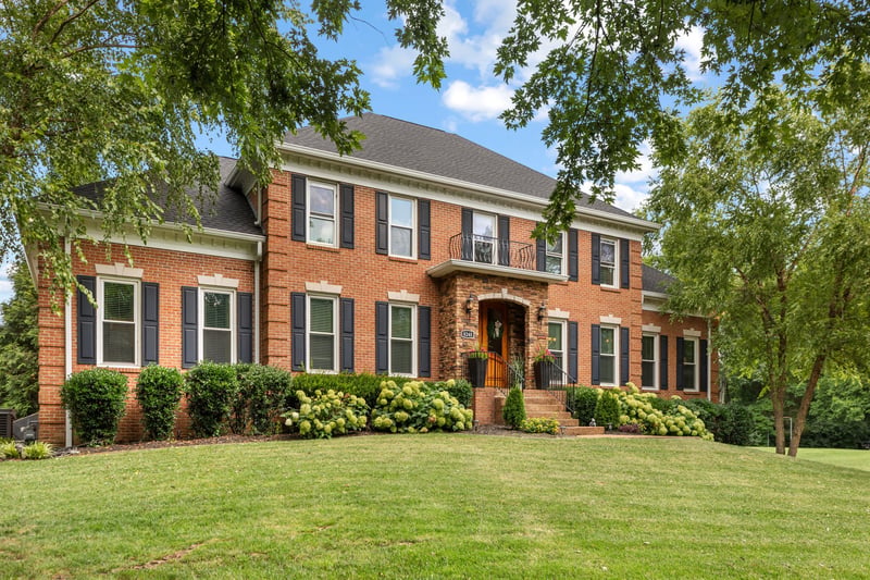 8240 Moores Ln, Brentwood, TN 37027
