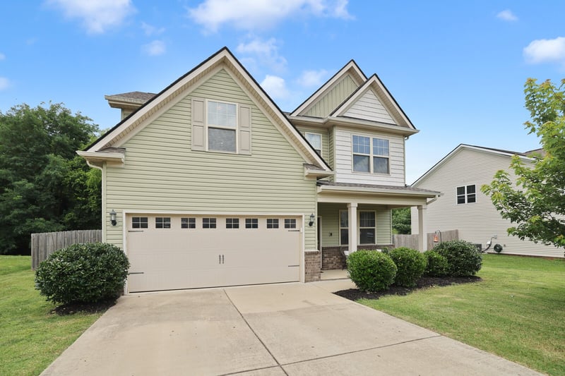 8015 Regiment Dr, Spring Hill, TN 37174
